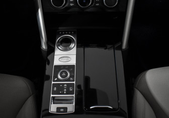 Подержанный автомобиль Land Rover Discovery 2017 года (13 фото)