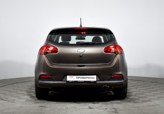 Подержанный автомобиль Kia Ceed Hatchback 2013 года (6 фото)