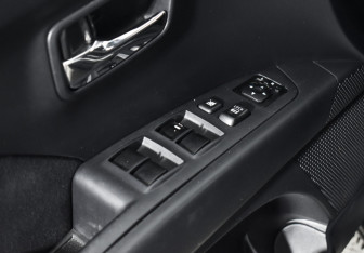 Подержанный автомобиль Peugeot 4007 2008 года (10 фото)