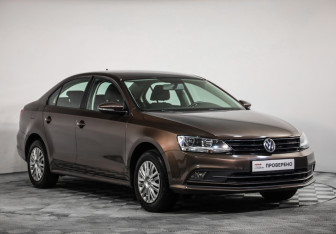 Подержанный автомобиль Volkswagen Jetta Sedan 2017 года (3 фото)