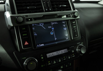 Подержанный автомобиль Toyota Land Cruiser Prado 2014 года (16 фото)