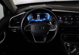 Подержанный автомобиль Geely Tugella 2021 года (10 фото)