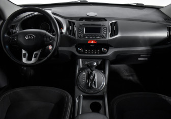 Подержанный автомобиль Kia Sportage 2010 года (14 фото)