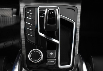 Подержанный автомобиль Geely Atlas Pro 2022 года (12 фото)