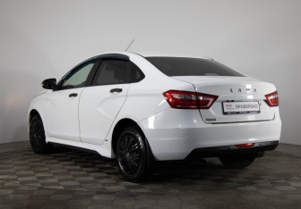 Подержанный автомобиль LADA (ВАЗ) Vesta Sedan 2016 года (7 фото)