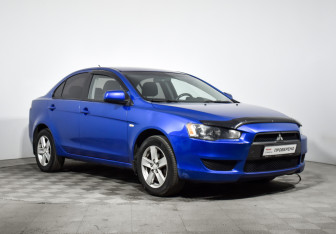 Подержанный автомобиль Mitsubishi Lancer Sedan 2010 года (3 фото)