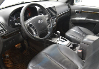 Подержанный автомобиль Hyundai Santa Fe 2010 года (10 фото)