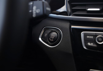 Подержанный автомобиль BMW X1 2021 года (20 фото)