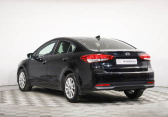Подержанный автомобиль Kia Cerato Sedan 2018 года (7 фото)
