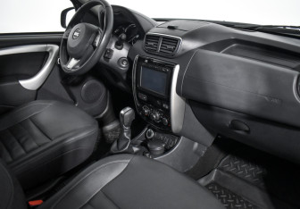 Подержанный автомобиль Nissan Terrano 2017 года (13 фото)