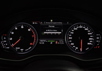 Подержанный автомобиль Audi A5 Liftback 2017 года (19 фото)