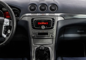 Подержанный автомобиль Ford S-MAX 2007 года (12 фото)