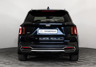 Подержанный автомобиль Kia Sorento 2021 года (8 фото)