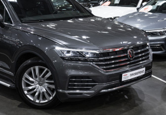 Подержанный автомобиль Volkswagen Touareg 2019 года (6 фото)