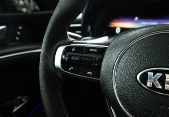 Подержанный автомобиль Kia K5 2021 года (25 фото)