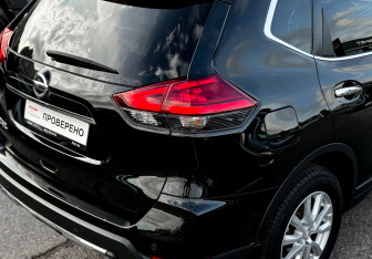 Подержанный автомобиль Nissan X-Trail 2019 года (8 фото)