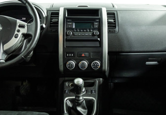 Подержанный автомобиль Nissan X-Trail 2013 года (14 фото)