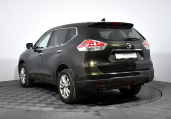 Подержанный автомобиль Nissan X-Trail 2017 года (7 фото)