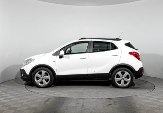 Подержанный автомобиль Opel Mokka 2013 года (8 фото)