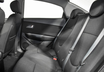 Подержанный автомобиль Kia Rio Sedan 2015 года (14 фото)