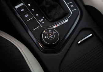 Подержанный автомобиль Volkswagen Tiguan 2019 года (18 фото)