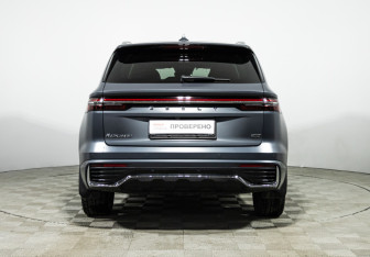 Подержанный автомобиль Geely Monjaro 2024 года (6 фото)