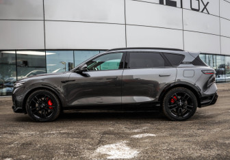 Подержанный автомобиль Voyah Free 2024 года (10 фото)