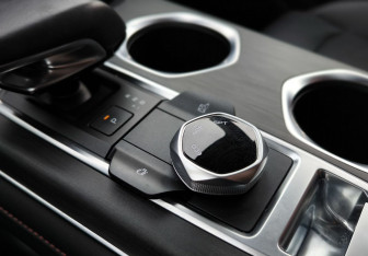 Подержанный автомобиль Changan UNI-S 2024 года (26 фото)