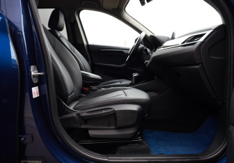 Подержанный автомобиль BMW X1 2019 года (23 фото)