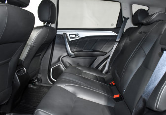 Подержанный автомобиль Geely Emgrand X7 2020 года (13 фото)