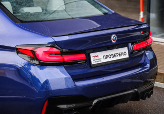 Подержанный автомобиль BMW M5 Sedan 2022 года (13 фото)