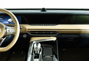 Подержанный автомобиль Voyah Free 2023 года (14 фото)