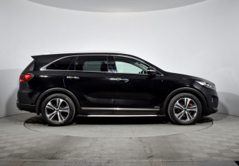 Подержанный автомобиль Kia Sorento 2018 года (4 фото)