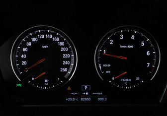 Подержанный автомобиль BMW X1 2018 года (12 фото)