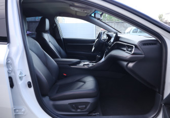Подержанный автомобиль Toyota Camry Sedan 2021 года (28 фото)