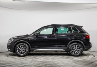 Подержанный автомобиль Volkswagen Tiguan 2019 года (8 фото)