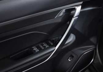 Подержанный автомобиль Geely Atlas Pro 2023 года (22 фото)