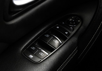 Подержанный автомобиль Infiniti QX80 2014 года (19 фото)