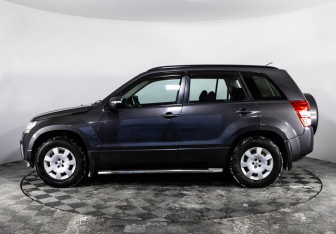 Подержанный автомобиль Suzuki Grand Vitara 2011 года (8 фото)