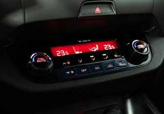 Подержанный автомобиль Kia Sportage 2014 года (15 фото)