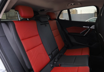 Подержанный автомобиль BMW X2 2024 года (12 фото)