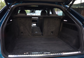 Подержанный автомобиль Audi Q8 2018 года (34 фото)