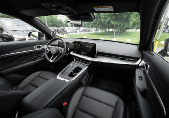 Подержанный автомобиль Haval F7 2024 года (9 фото)