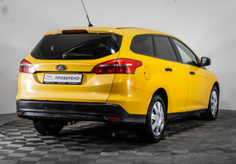 Подержанный автомобиль Ford Focus Wagon 2016 года (5 фото)