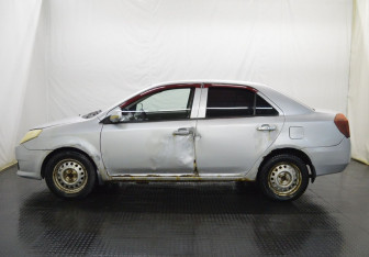 Подержанный автомобиль Geely MK 2010 года (8 фото)