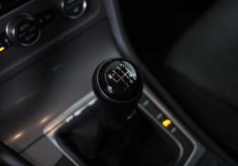 Подержанный автомобиль Volkswagen Golf Hatchback 2013 года (14 фото)