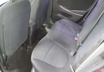 Подержанный автомобиль Hyundai Solaris Hatchback 2011 года (11 фото)