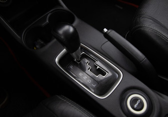 Подержанный автомобиль Mitsubishi Outlander 2013 года (15 фото)