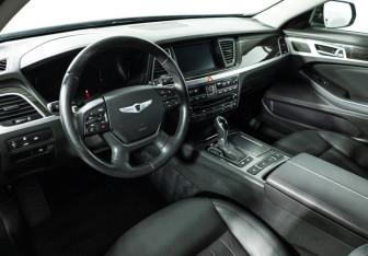 Подержанный автомобиль Hyundai Genesis 2015 года (11 фото)