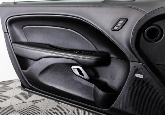 Подержанный автомобиль Dodge Challenger 2020 года (32 фото)